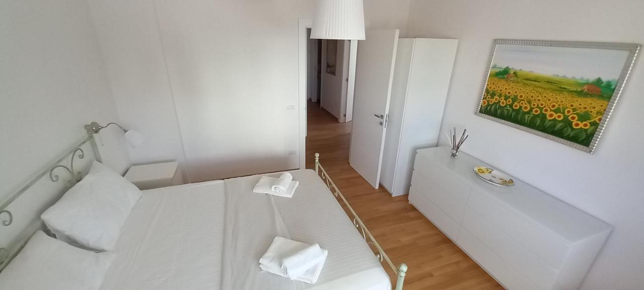 Central Apartment Con Tre Camere Da Letto Locorotondo Exterior foto